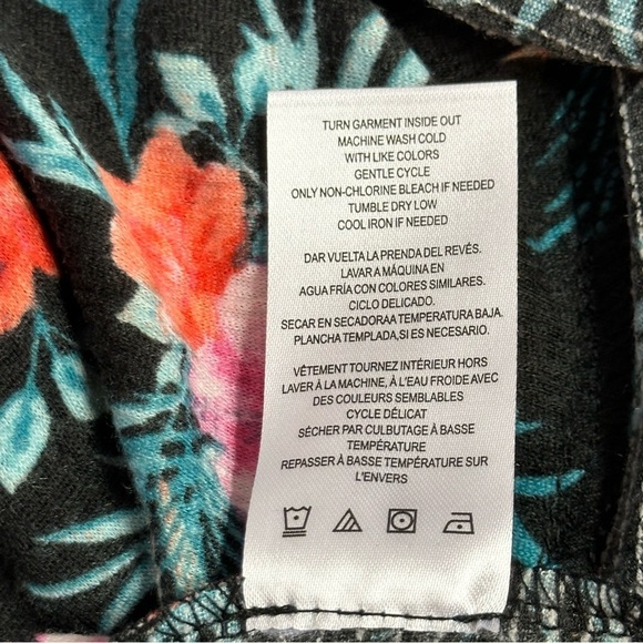 Madden NYC Women's XXL (19) Floral Sleeveless Crop Handkerchief Top - Picture 15 of 16